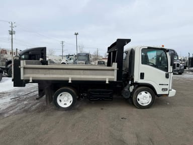 2017 Isuzu NRR 7