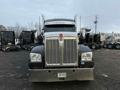 2023 Kenworth W990 7