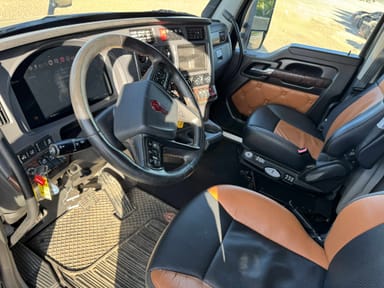 2022 Kenworth T680 13