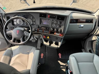 2022 Kenworth T680 9