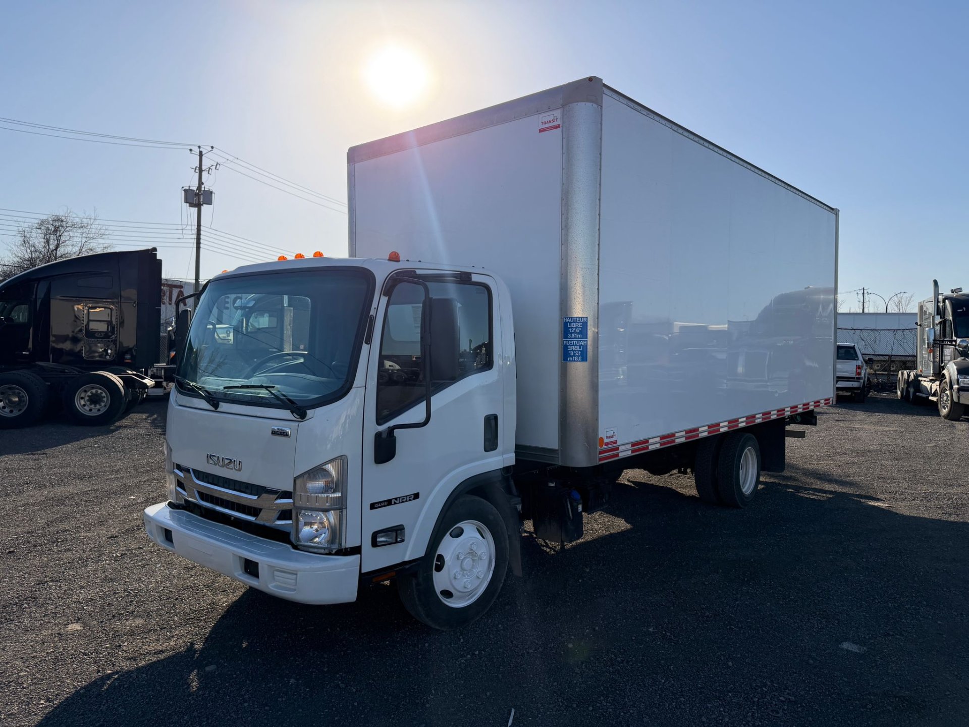 2022 Isuzu NRR 20 PIEDS 1 sur 11