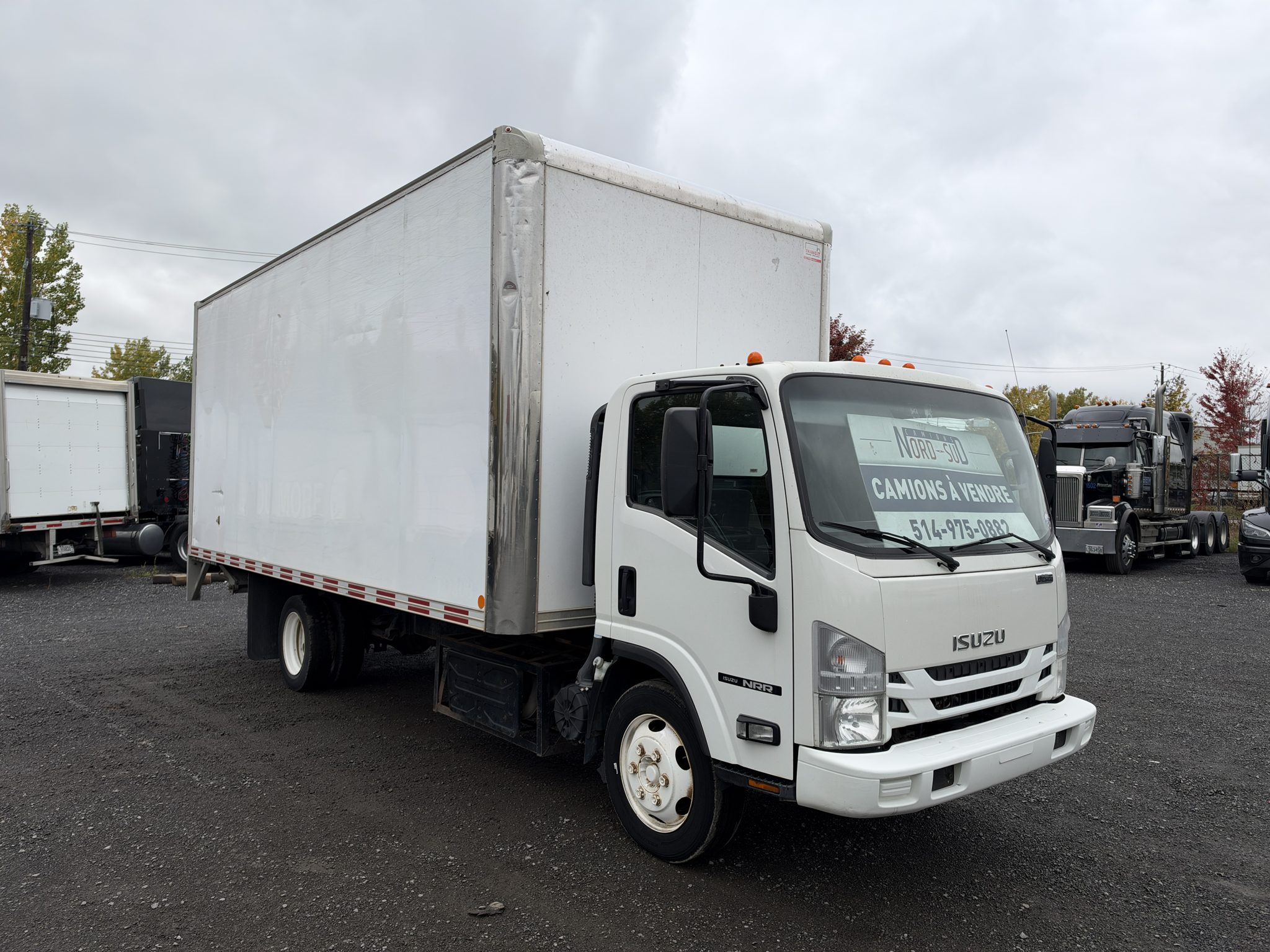 2020 Isuzu NRR Boîte 8 pi de haut, hayon, porte roll-up 1 sur 11