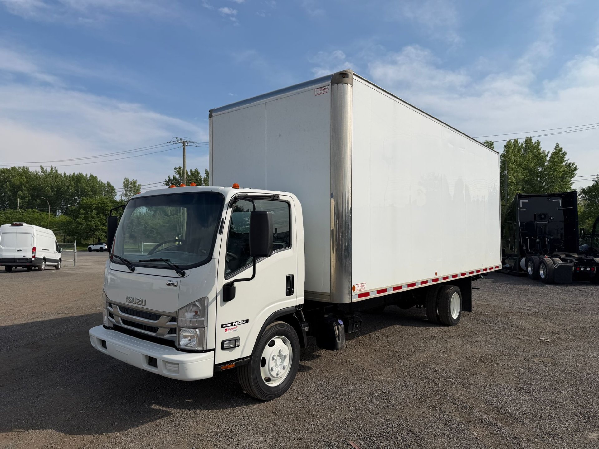 2020 Isuzu NRR 22 pieds 106 pouces de haut 1 sur 11