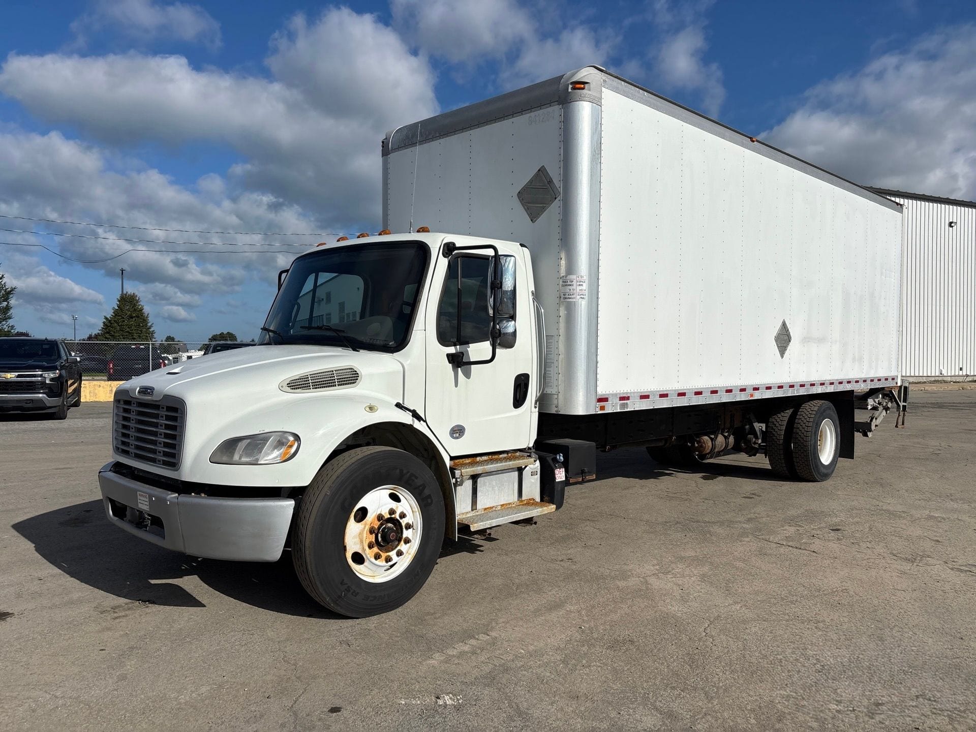 2019 Freightliner M2 106 Boîte 26 pi, porte latérale, rampe, hayon